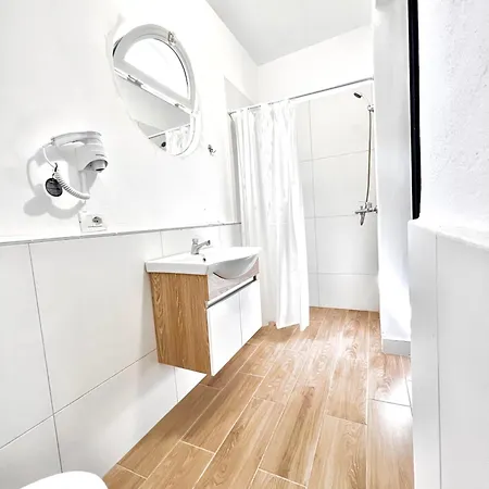 فندق Floridas 4*